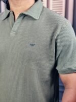 OLD MONEY POLO T-SHIRT- OLIVE. - Image 2